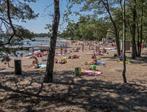 Haukilahti swim beach is busy in the midde of summer - Last view 2022-07-13